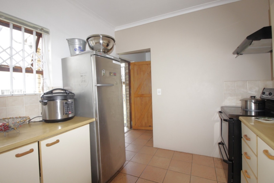 4 Bedroom Property for Sale in Wavecrest Eastern Cape